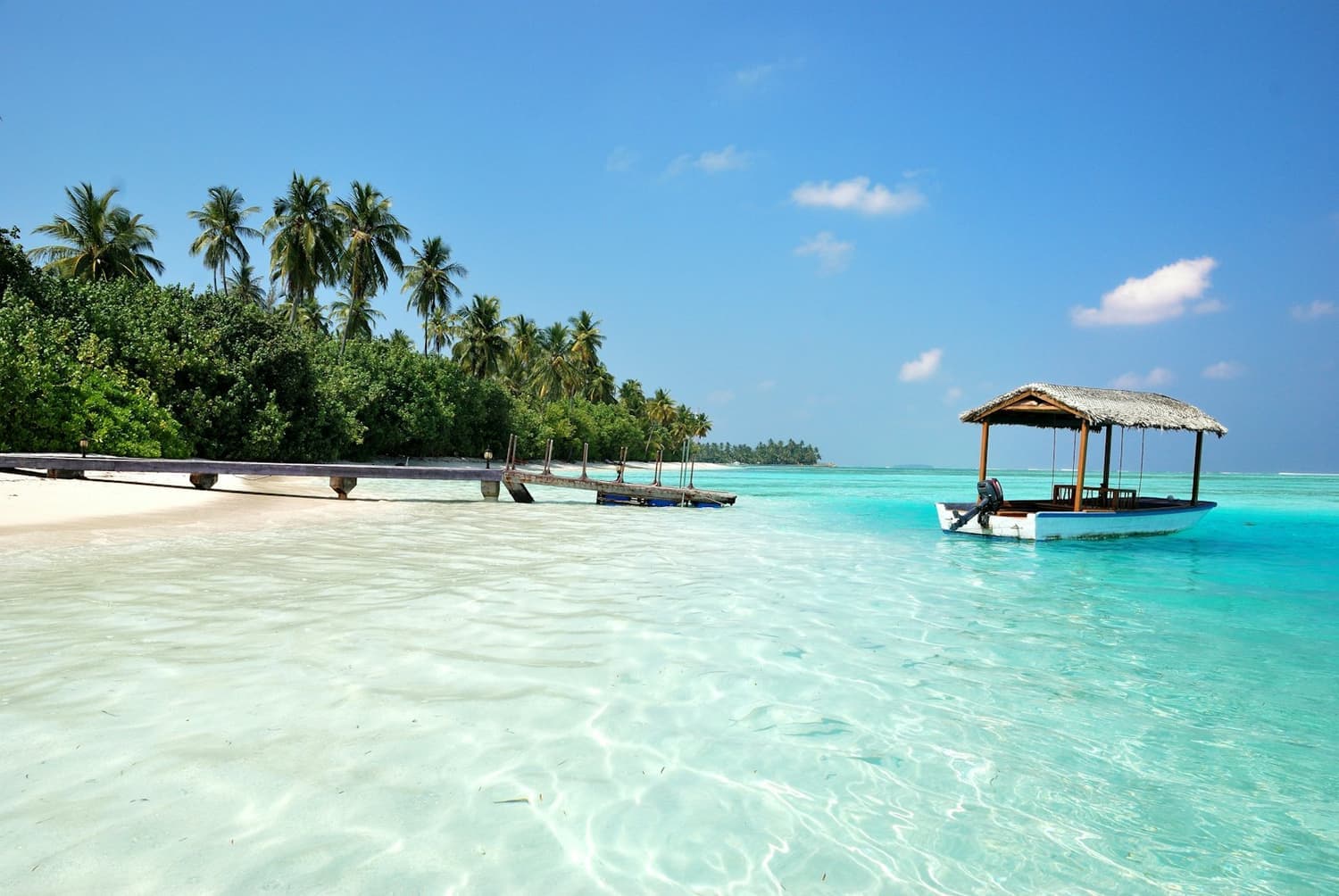 Clear water at the jetty